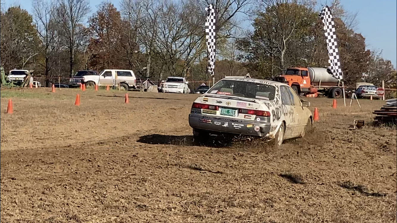 Here’s What It’s Like To Compete In HooptieX, The Off-Road Race For Total Junkers
