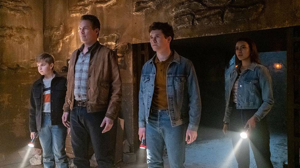 Never thought I'd see a Hardy boy rocking a Canadian tuxedo, but these are strange times.  (Image: Hulu)