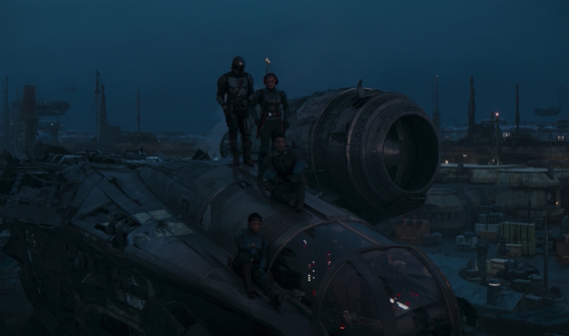 The Mandos prepping for their mission. (Screenshot: Disney+/Lucasfilm)