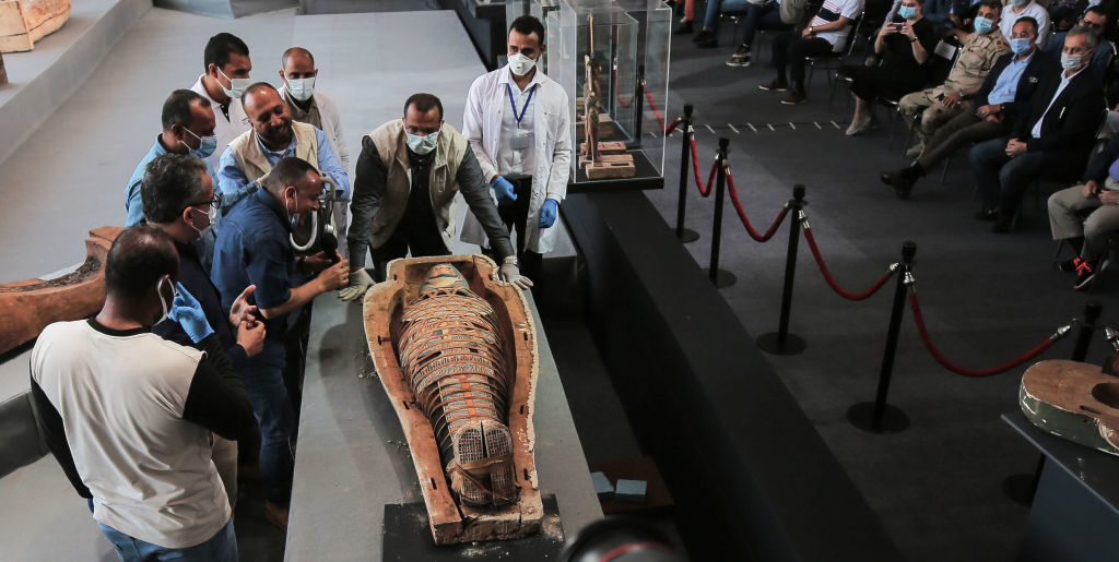 archeologists mummy saqqara necropolis
