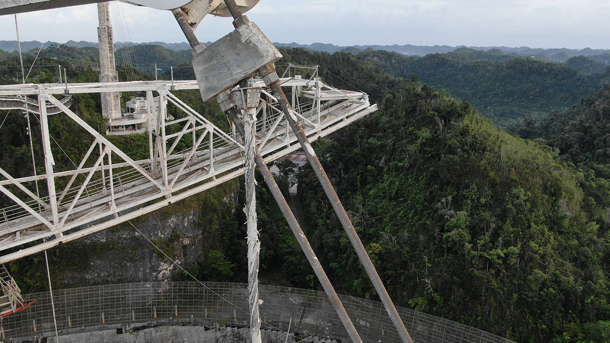 That cable doesn't look so good. This drone photo of the Arecibo Observatory was taken after November 6, when a main cable snapped and fell onto the receiving dish below.  (Image: UCF Today)