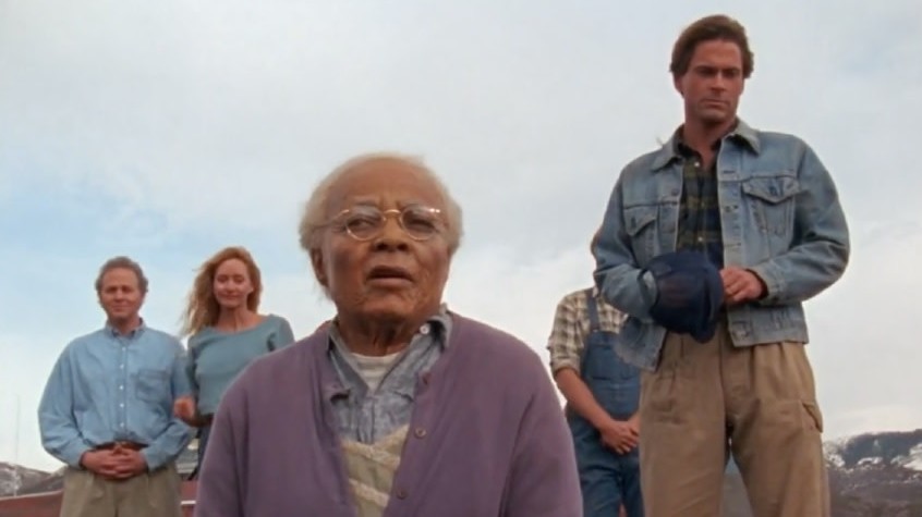 Mother Abagail (Ruby Dee), Nick Andros (Rob Lowe), and other survivors arrive in Boulder, Colorado. (Screenshot: CBS Television Distribution)