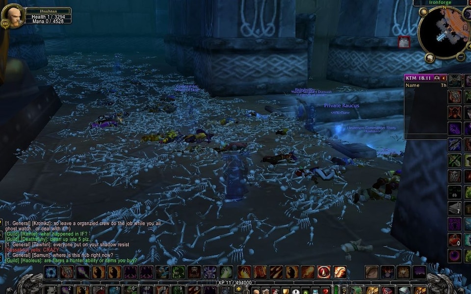 Bodies of unwitting players littering the halls of the Dwarven capital of Ironforge, in the original infamous Corrupted Blood incident. (Screenshot: Blizzard Entertainment)