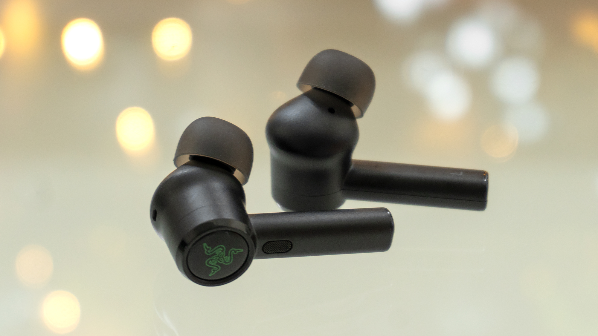 The Hammerhead True Wireless Pros are larger than Apple's AirPod Pros, but feature generous 10-millimetre drivers producing much better sound. (Photo: Andrew Liszewski / Gizmodo)
