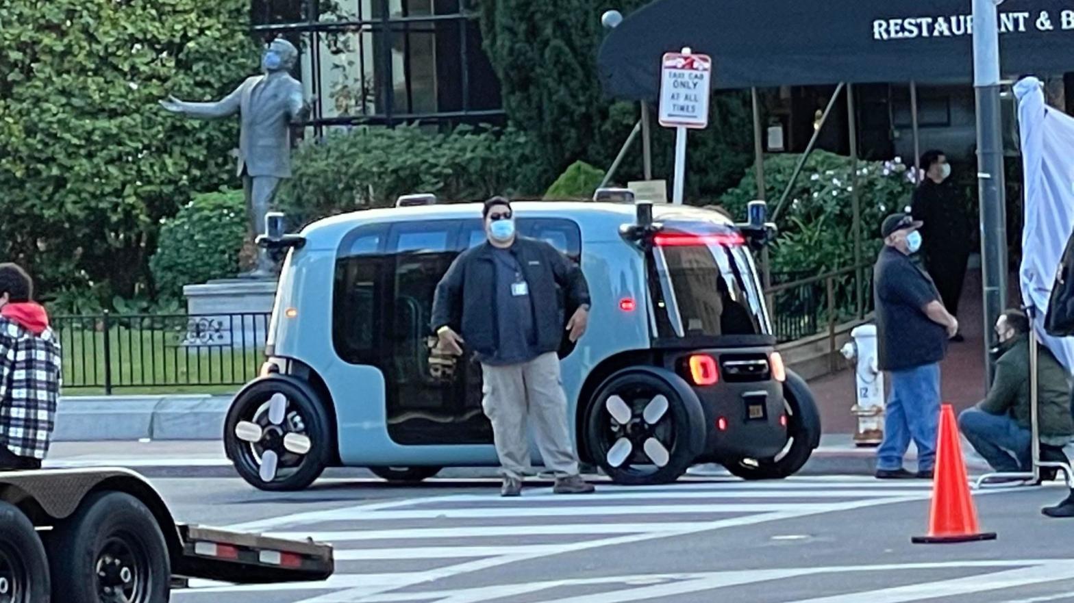 What appears to be a Zoox self-driving taxi on the streets of San Francisco this weekend. (Photo: Reddit user: Lakailb87, Other)