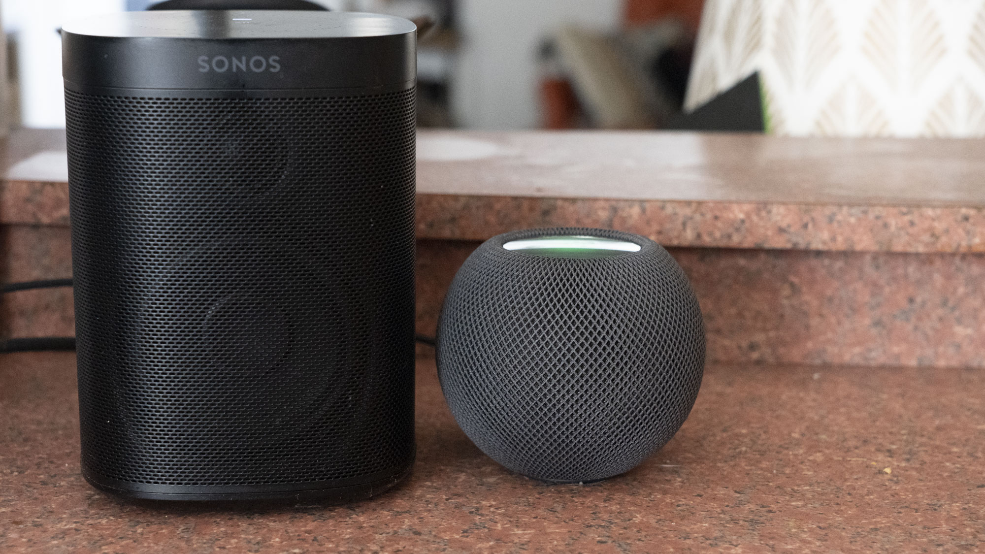 The HomePod Mini isn't going to compete with a speaker that cost's $US100 ($134) more and has bigger drivers, but its impressive how much sound it can put out. (Photo: Alex Cranz/Gizmodo)
