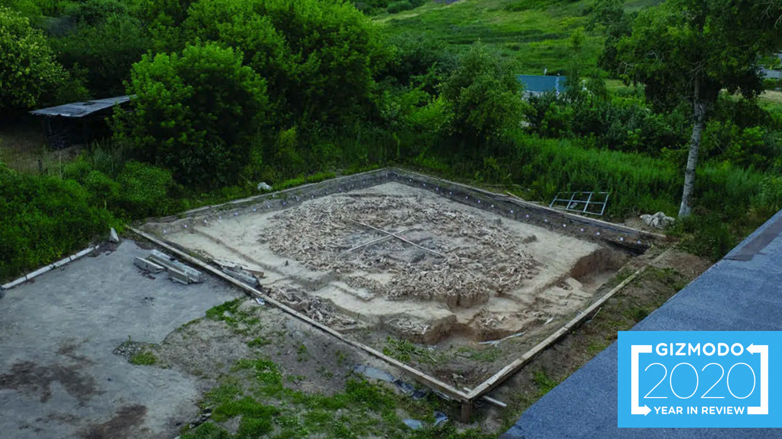 The newly discovered mammoth bone structure at the Kostenki 11 site in Russia. (Image: A. J. E. Pryor et al., 2020/Antiquity)