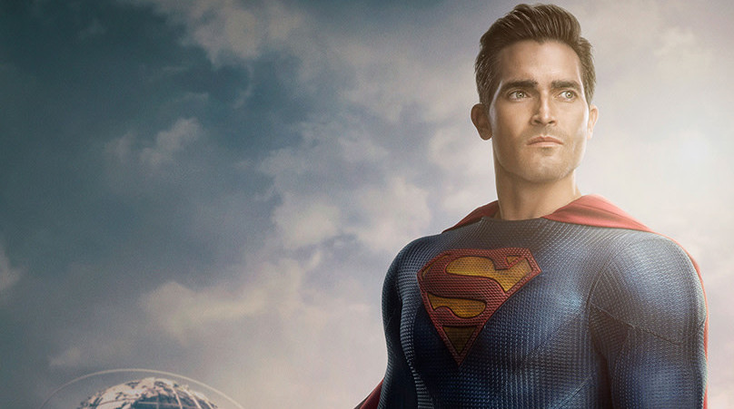 Superman sporting a new suit. (Image: The CW)