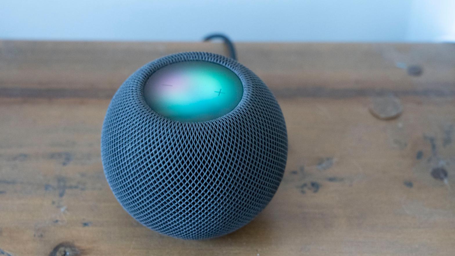 Apple's HomePod Mini has Siri baked in to help you control your smart home. (Photo: Alex Cranz/Gizmodo)