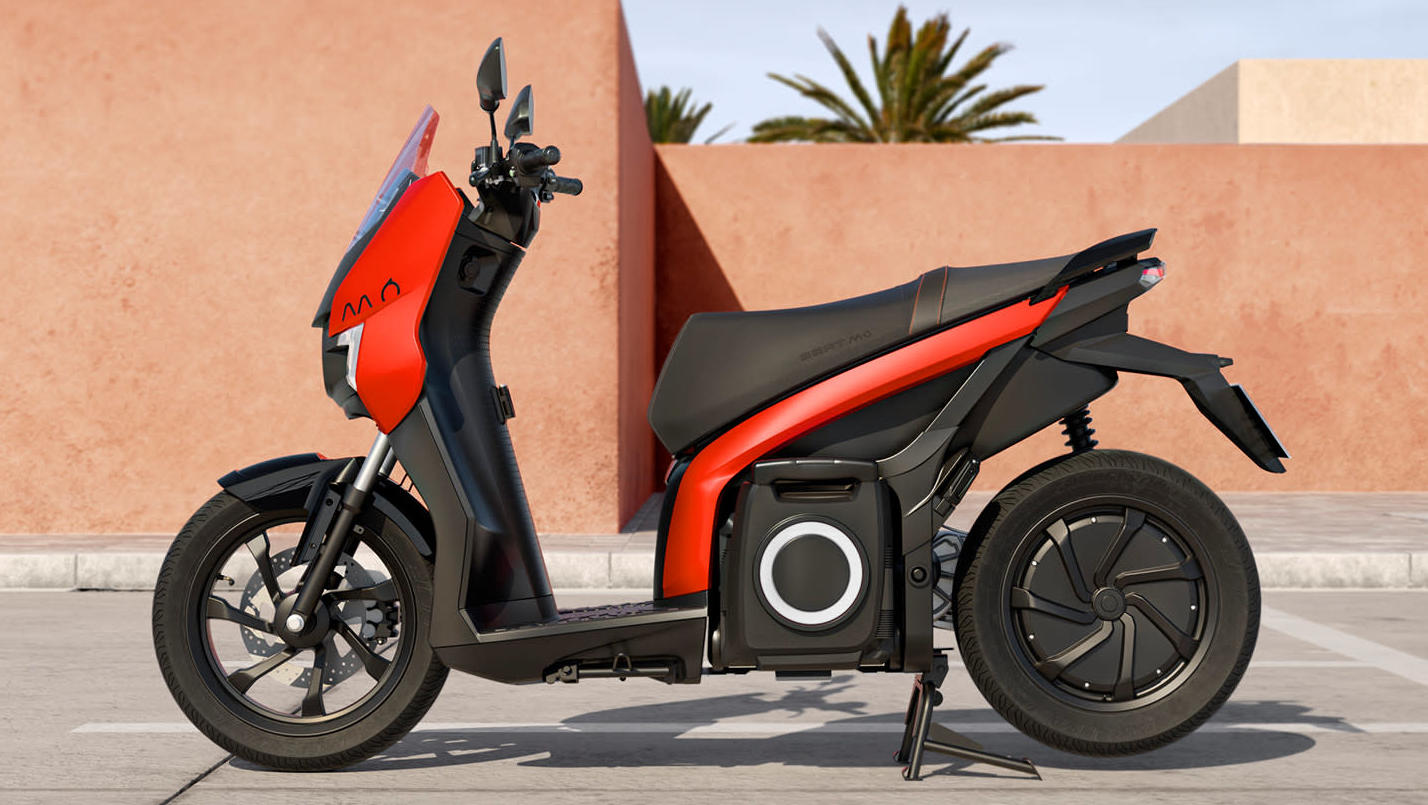 SEAT Makes An E-Scooter Now And The Battery Is Adorable