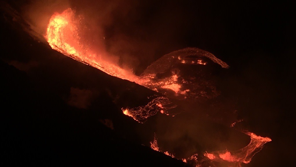 An eruption started at Kīlauea summit on Dec. 20 (Photo: USGS)