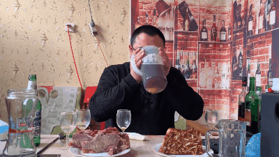 China Considers Hefty Fines For Viral Video Creators Who Binge Food and Drinks