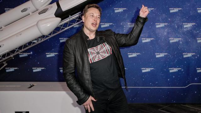 Elon Musk Says He Wanted to Sell Tesla to Apple But Tim Cook Wouldn’t Take the Meeting
