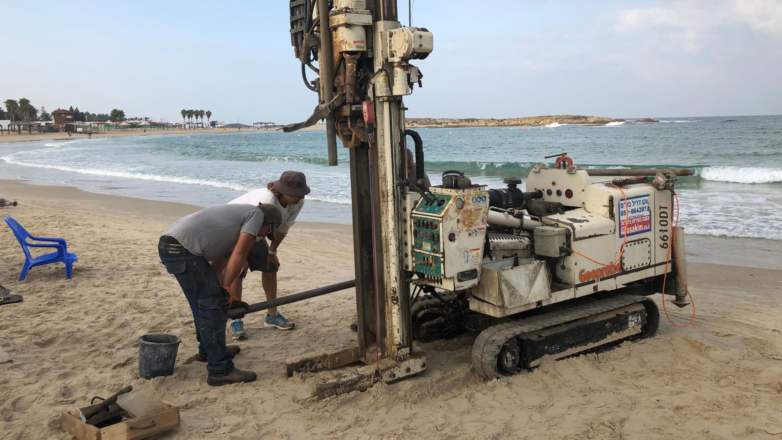 The research team's boring machine on the beach near Tel Dor. (Photo0 T.E. Levy)