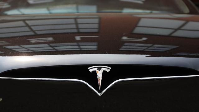 Tesla Owners Can Now Customise Their Car Horns With Sounds Like Fart or Goat