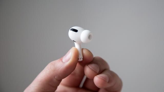 Leaker Claims AirPods Pro 2 Could Come in Multiple Sizes