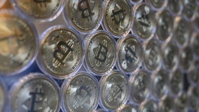 Bitcoin Keeps Moving On Up, Reaching $US33,000 ($42,897) in Value