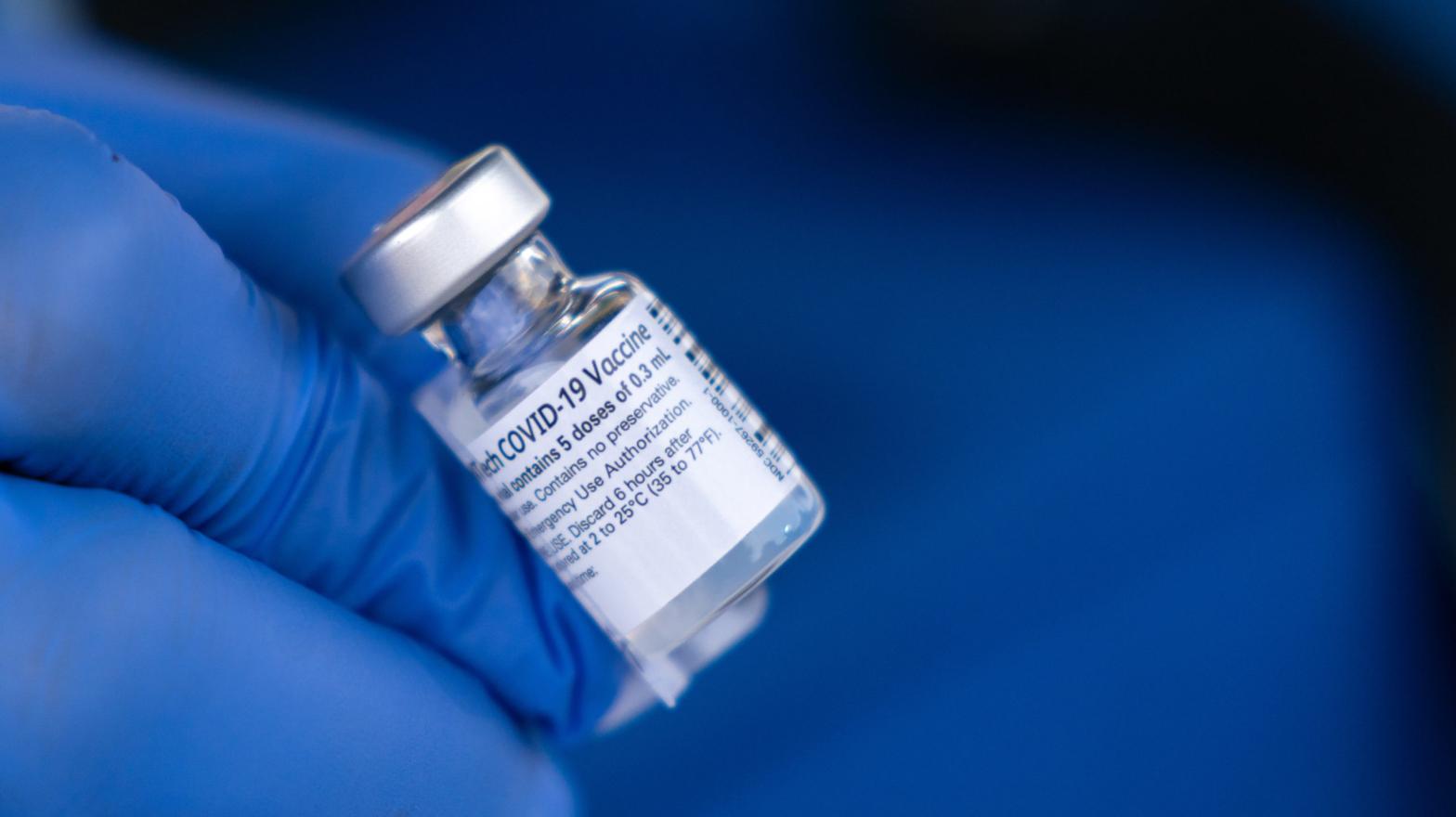 A nurse shows off a vial of the Pfizer-BioNTech covid-19 vaccine outside of the Chatham County Health Department on Dec. 15, 2020 in Savannah, Ga. (Photo: Sean Rayford, Getty Images)
