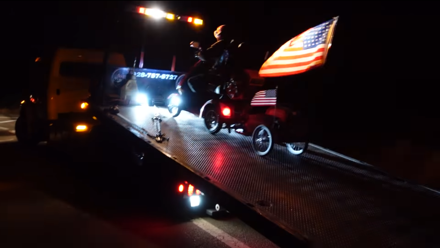 UK Man Tries To Ride Mobility Scooter Across The U.S. – Makes It 800 km