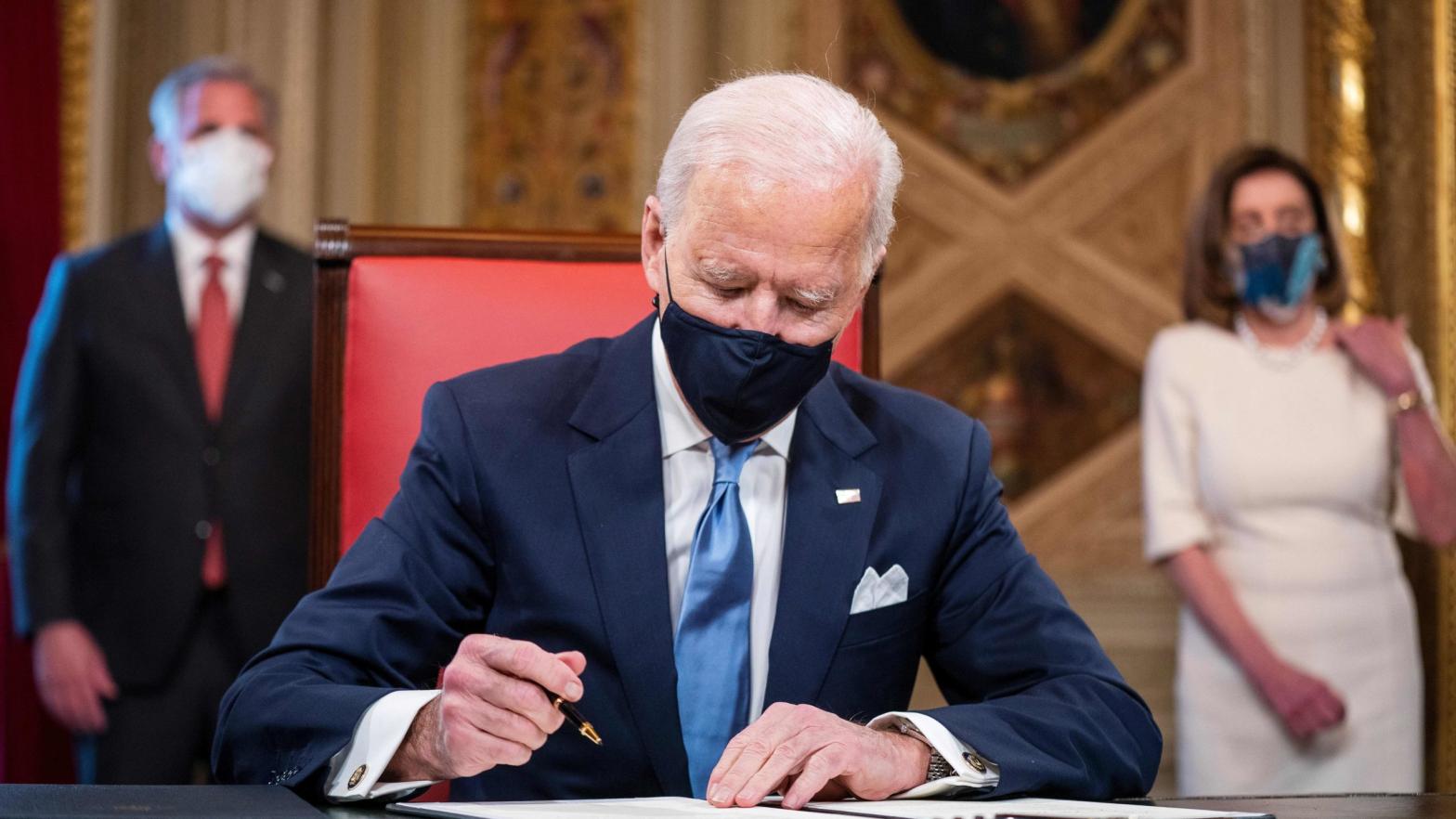 Joe Biden up the nation's Paris Agreement commitments challenge. (Photo: Jim Lo Scalzo/Pool, Getty Images)