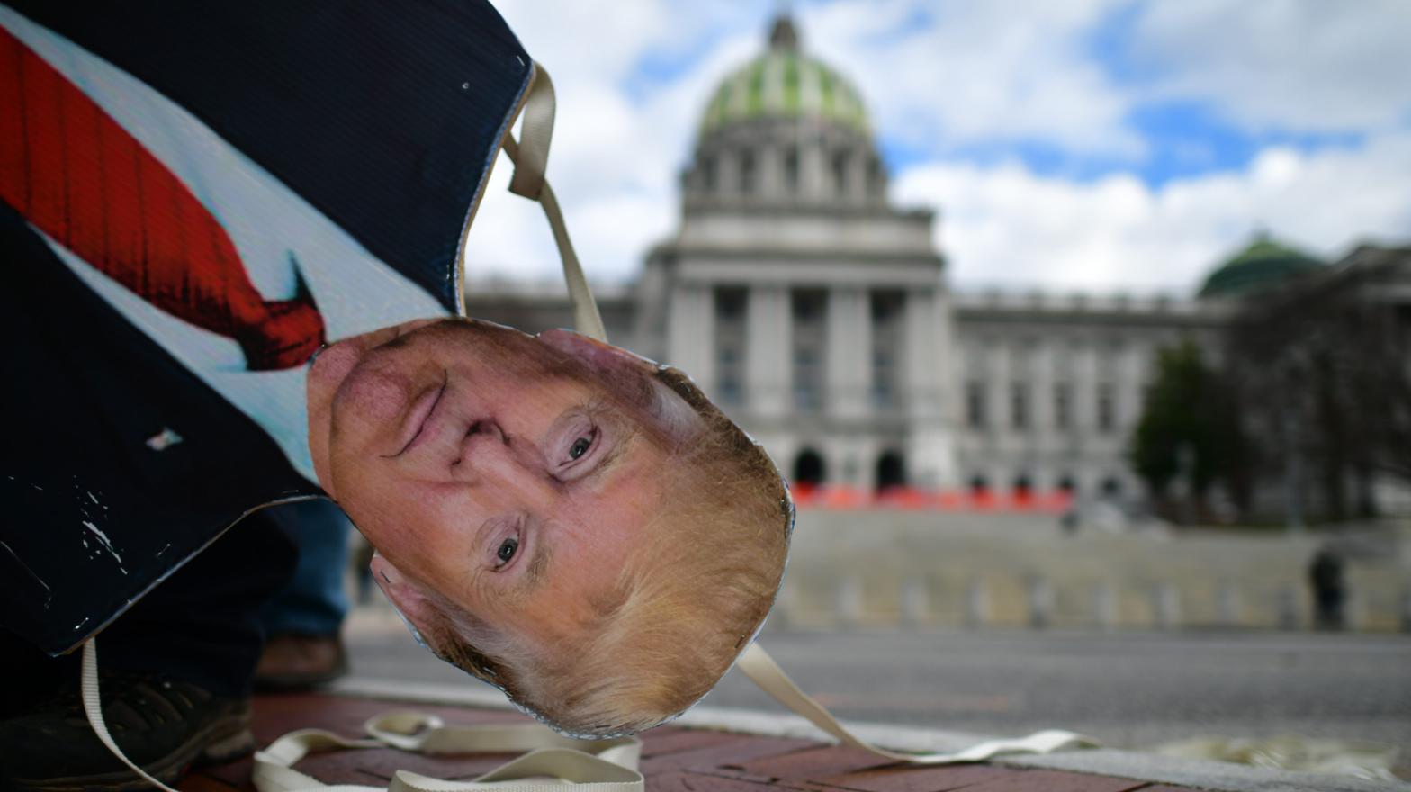 An effigy of Donald Trump held by anti-Trump protesters outside the  Capitol Building on Jan. 17, 2021 (Photo: Mark Makela, Getty Images)