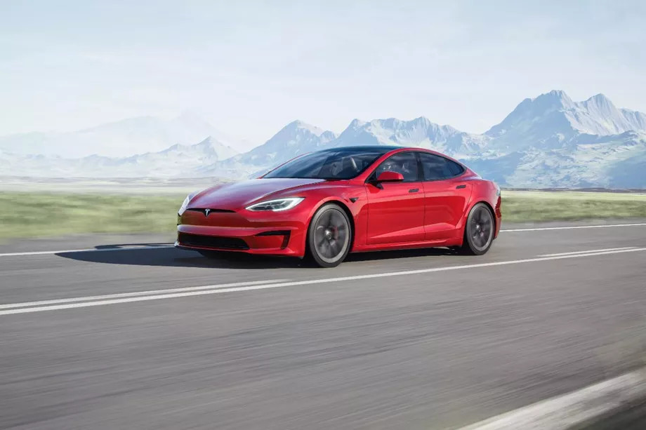 Tesla’s Refreshed Model S Promises up to 830 Km of Range and a Really Bad Steering Wheel