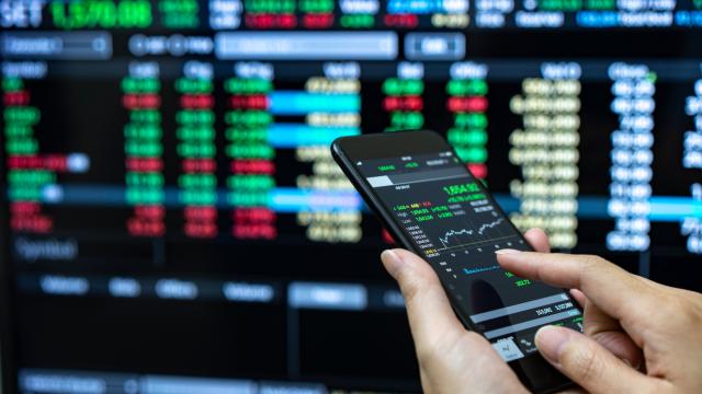 3 Simple Investment Apps to Help You Take on Wall Street