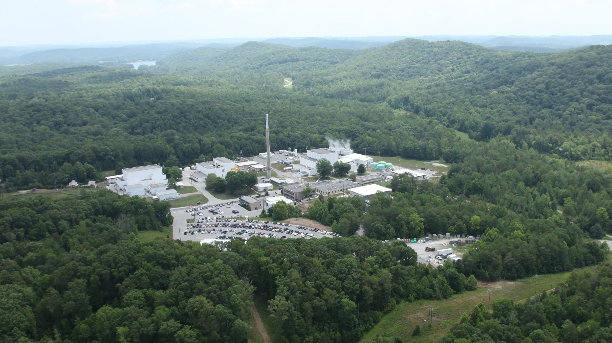 The High Flux Isotope Reactor in Oak Ridge, Tennessee. (Image: Wikimedia Commons, Fair Use)