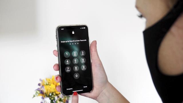 Here’s How to Unlock Your iPhone While You’re Wearing a Mask With the iOS 14.5 Beta