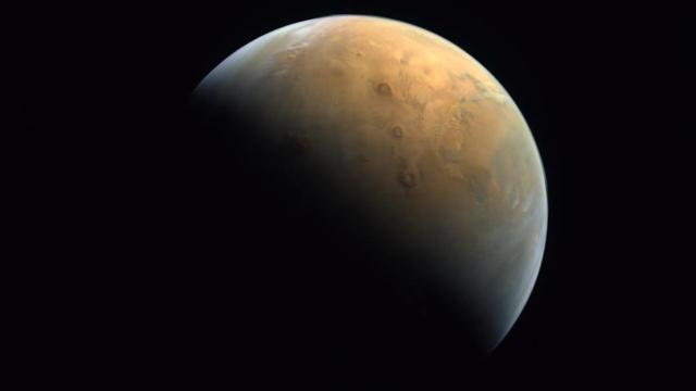 The Hope Probe Just Sent Back Another Stunning Picture of Mars