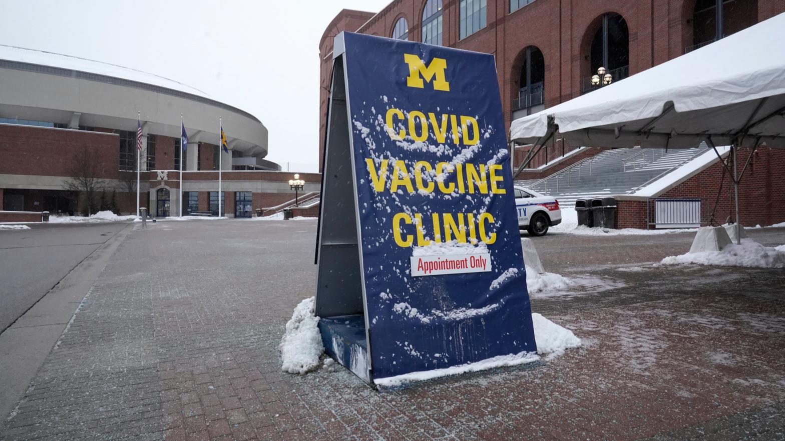 A covid-19 vaccination clinic at the University of Michigan Stadium in Ann Arbor, Michigan, February 10, 2021.  (Photo: Paul Sancya, AP)