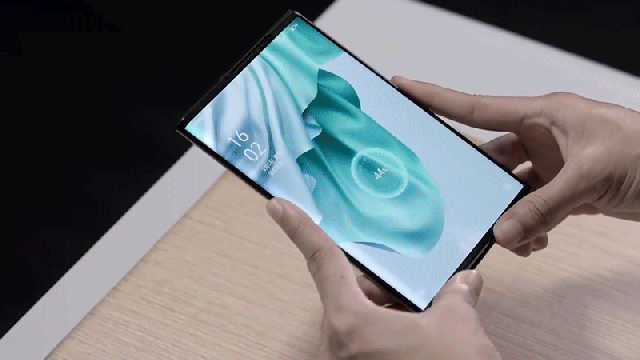 Oppo Demonstrates Its Own Wireless Charging Tech, but Don’t Expect to Walk Away From the Charger