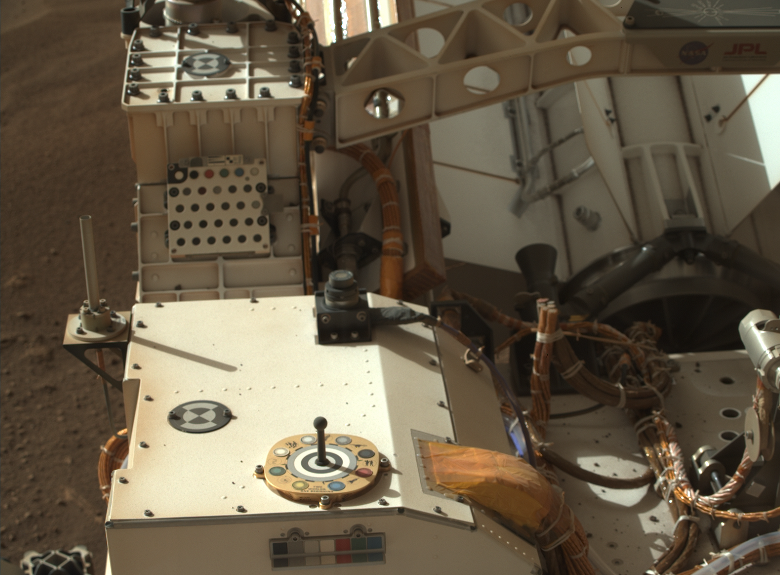 A partial view of the rover's deck. (Image: NASA/JPL-Caltech/ASU)