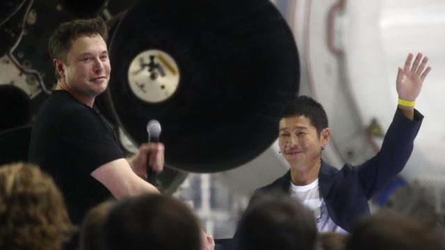 Japanese Billionaire Who Bought Tickets on SpaceX’s Starship Announces 8 Seats Are Up for Grabs