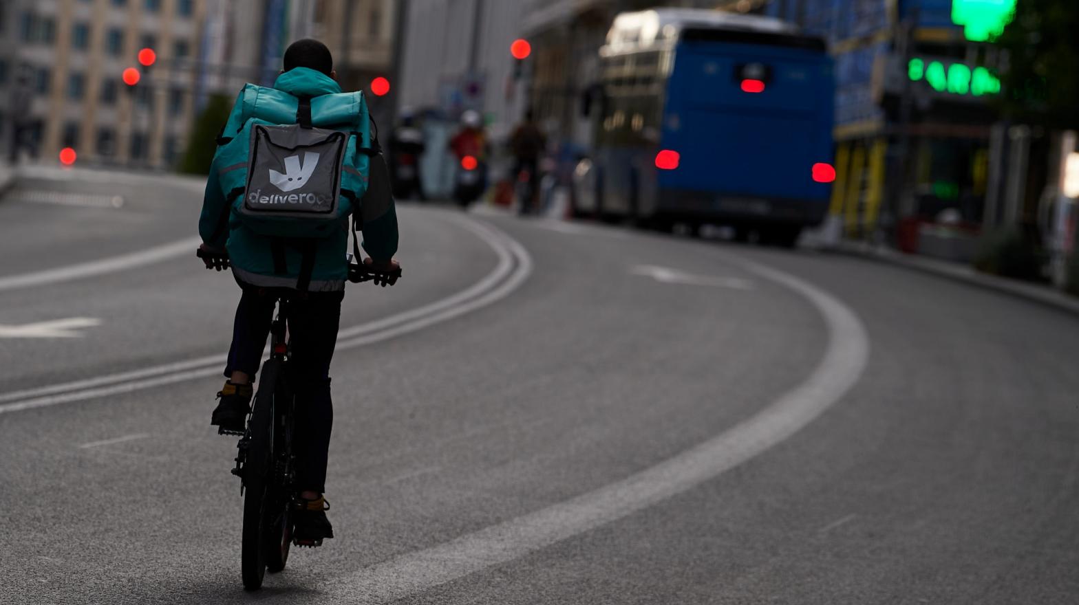 File photo of a Deliveroo rider in Madrid, Spain (Photo: Carlos Alvarez, Getty Images)