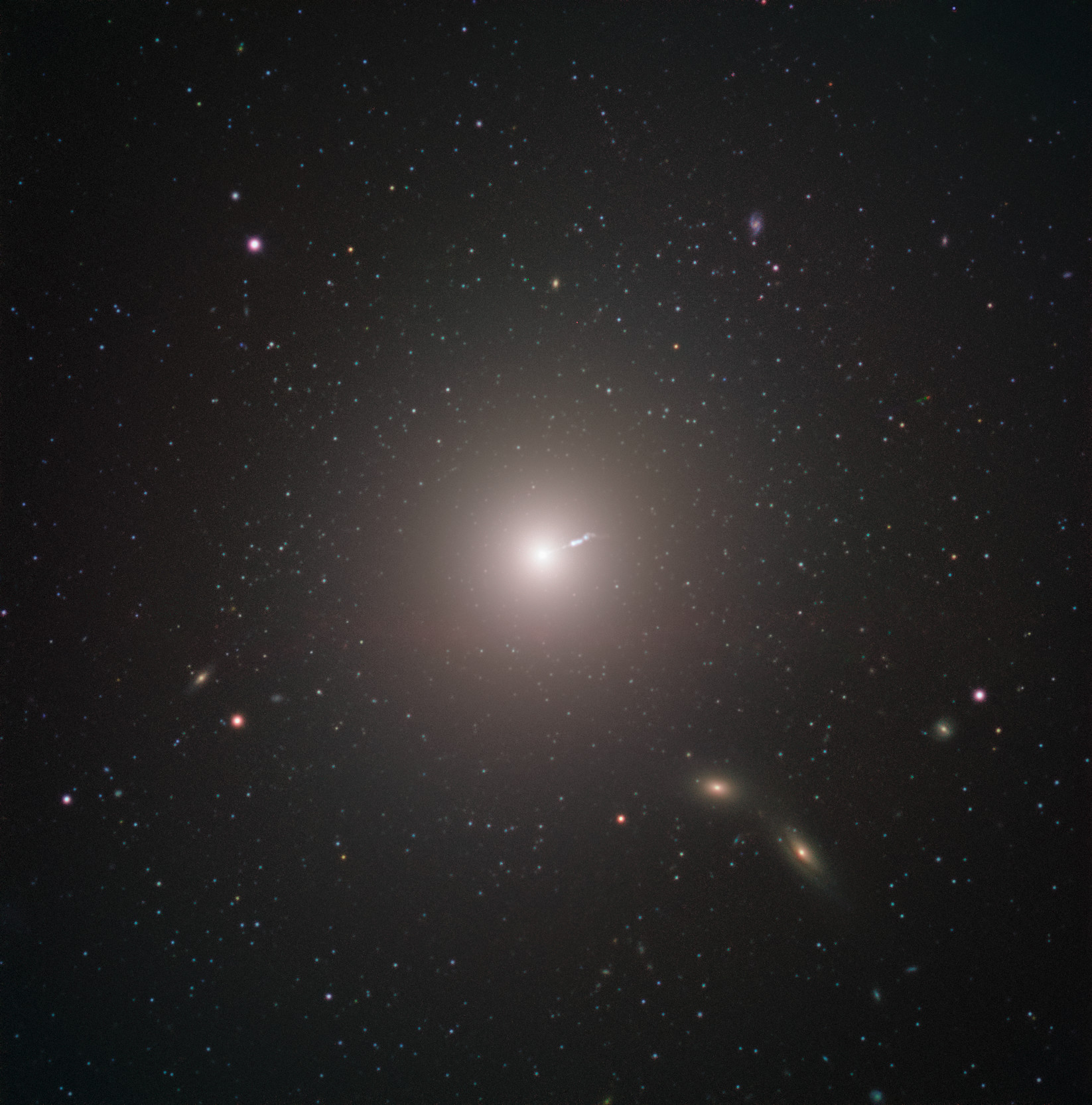 The galaxy Messier 87 (centre), which contains the black hole imaged by the Event Horizon Telescope.  (Image: European Southern Observatory)