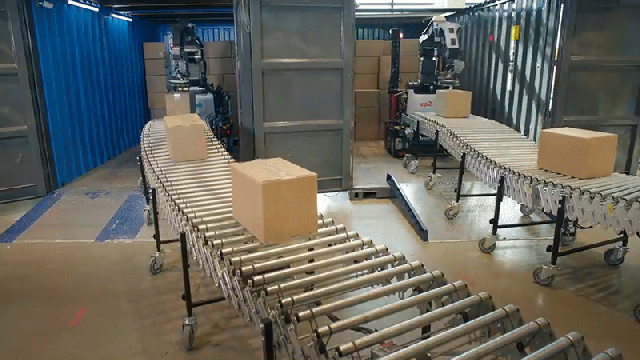 Boston Dynamics’ New Box Grabbing Bots Can Roam a Warehouse Looking For Work