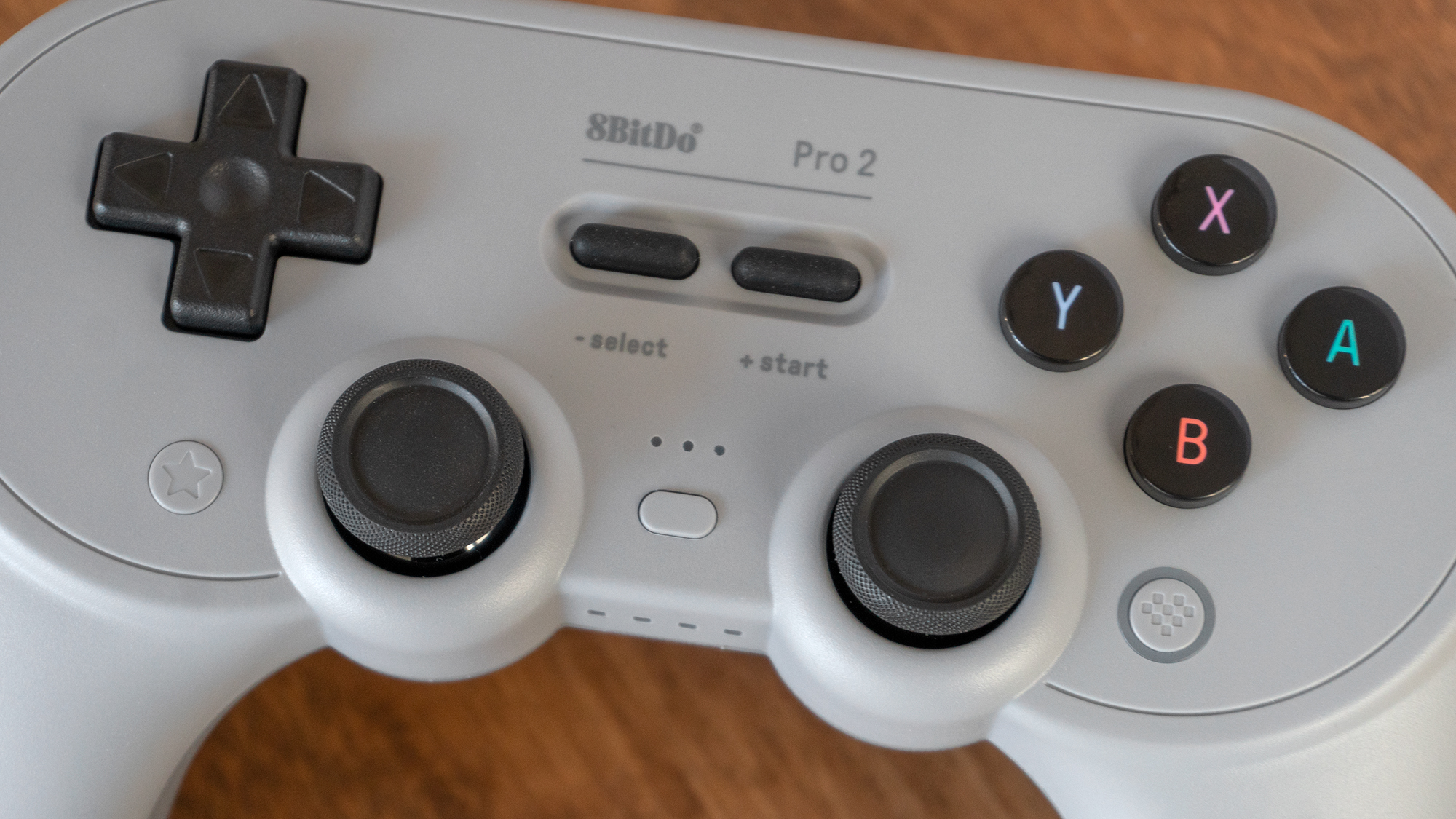Three configuration profiles can be stored on the Pro 2 controller and switched using a new button, in addition to the controller's default settings, which can be applied at any time. (Photo: Andrew Liszewski/Gizmodo)