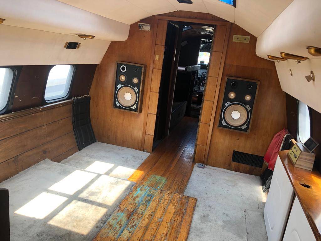 This Baffling Fugitive-Built RV Has The Body Of An Airplane And A Hidden Hot Tub