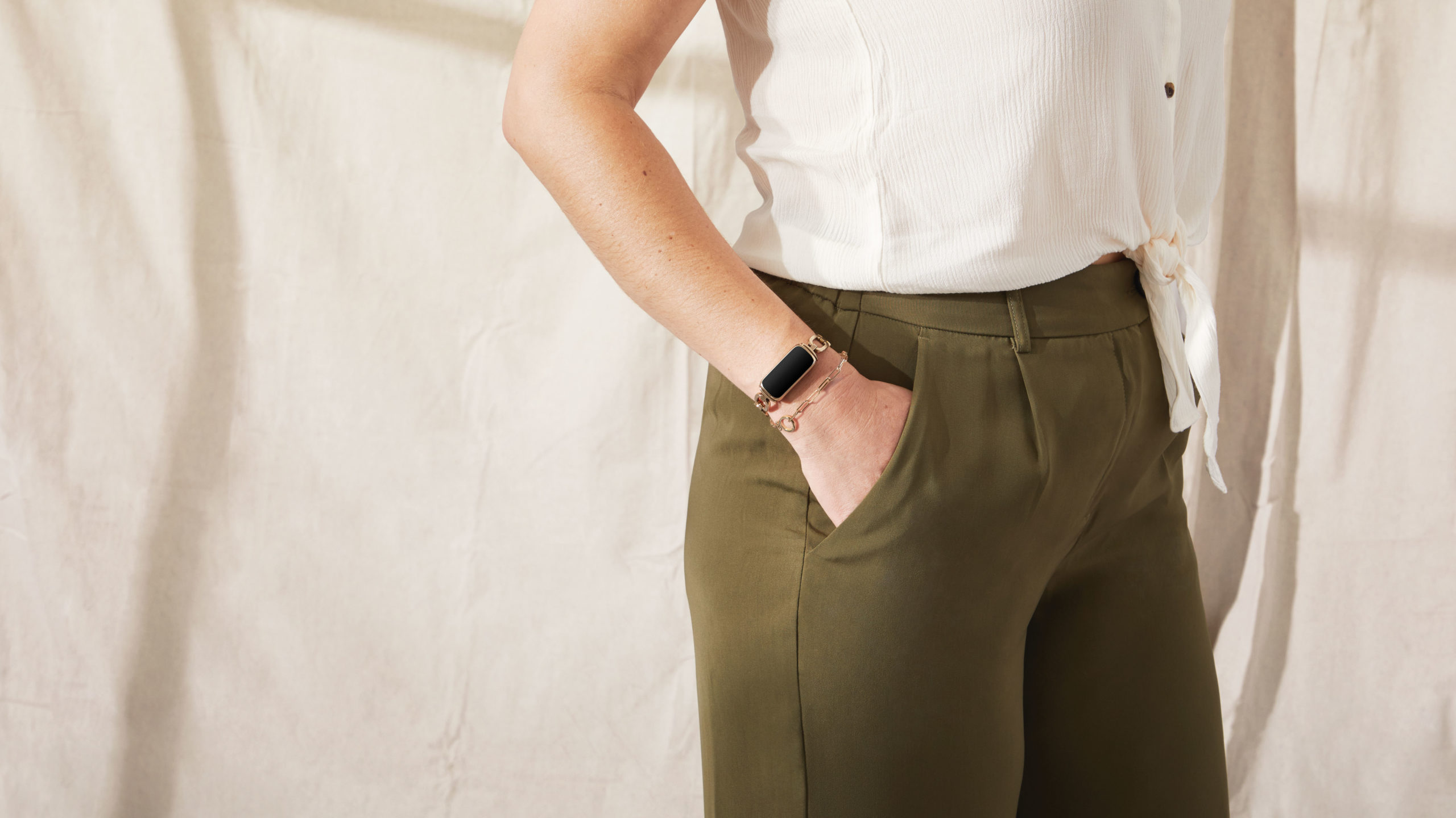 The Gorjana bracelet for the Fitbit Luxe Special Edition is distinctly jewellery-like. (Image: Fitbit)