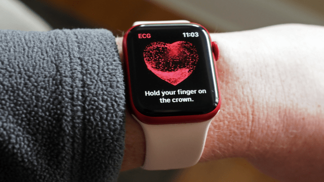 A Health Tech Company Says the Apple Watch Is Infringing on Its ECG Patents