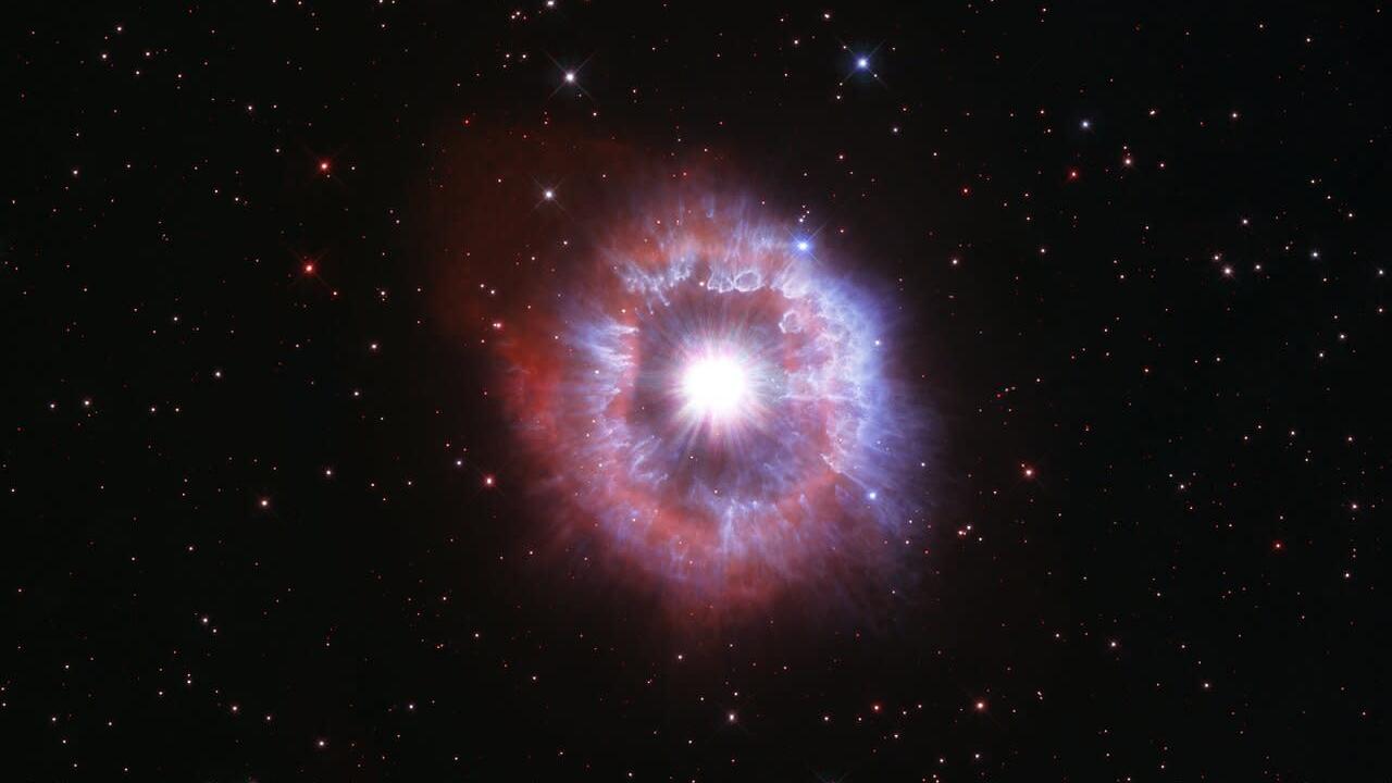 The giant star AG Carinae.  (Image: Hubble/NASA/ESA)