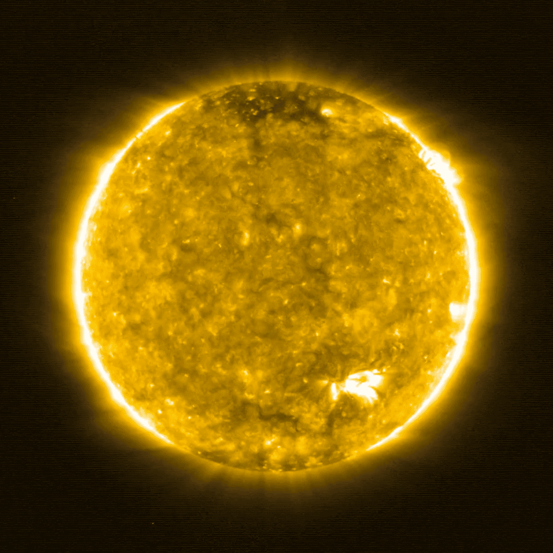 Close-ups of the Sun taken by the Solar Orbiter on May 30, 2020. (Gif: Solar Orbiter/EUI Team (ESA & NASA); CSL, IAS, MPS, PMOD/WRC, ROB, UCL/MSSL, Fair Use)