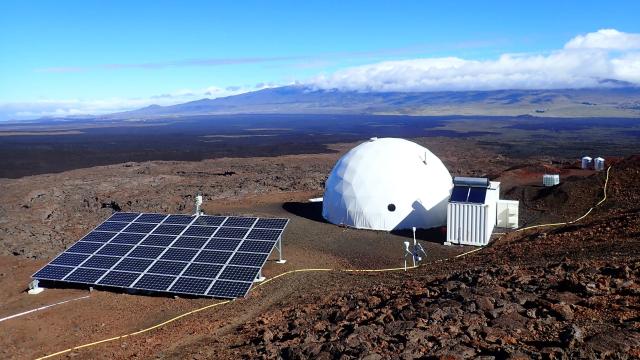 Lava Tube ‘Astronauts’ Are Preparing for Mars on a Hawaiian Volcano