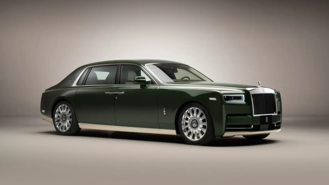 Rolls-Royce Created A One-Off Phantom For A Billionaire Client And Its Beautiful
