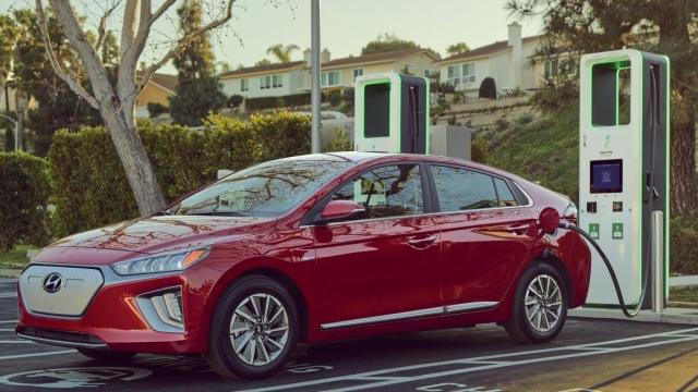 Some EV Drivers Switched Back To Gas Cars After Encountering The Hassles Of Charging