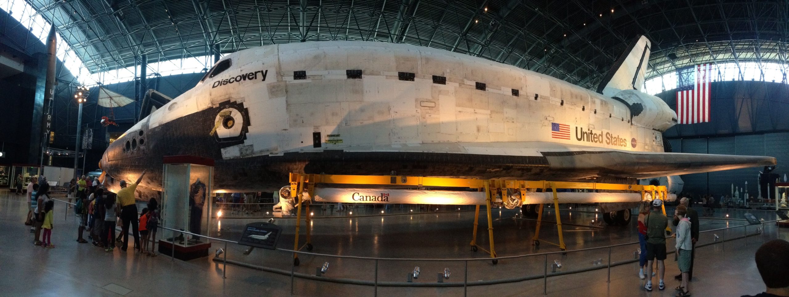 The Space Shuttle Discovery on display at the National Air and Space Museum Steven F. Udvar-Hazy Centre in Chantilly, Virginia. (Photo: Andrew Liszewski/Gizmodo)