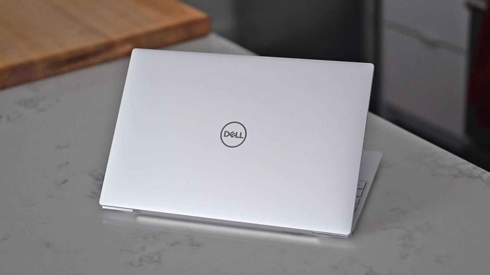 A flaw dating back to 2009 enables access to Dell and Alienware computers through faulty drivers.  (Photo: Sam Rutherford / Gizmodo)