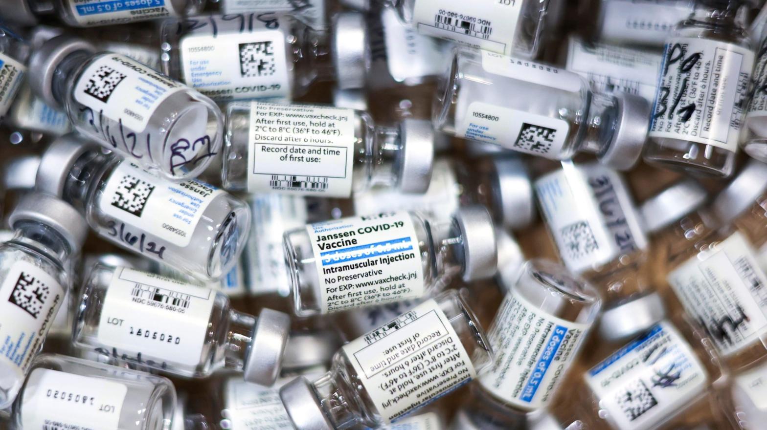 Empty vials of the Johnson & Johnson vaccine (Photo: Michael Ciaglo, Getty Images)