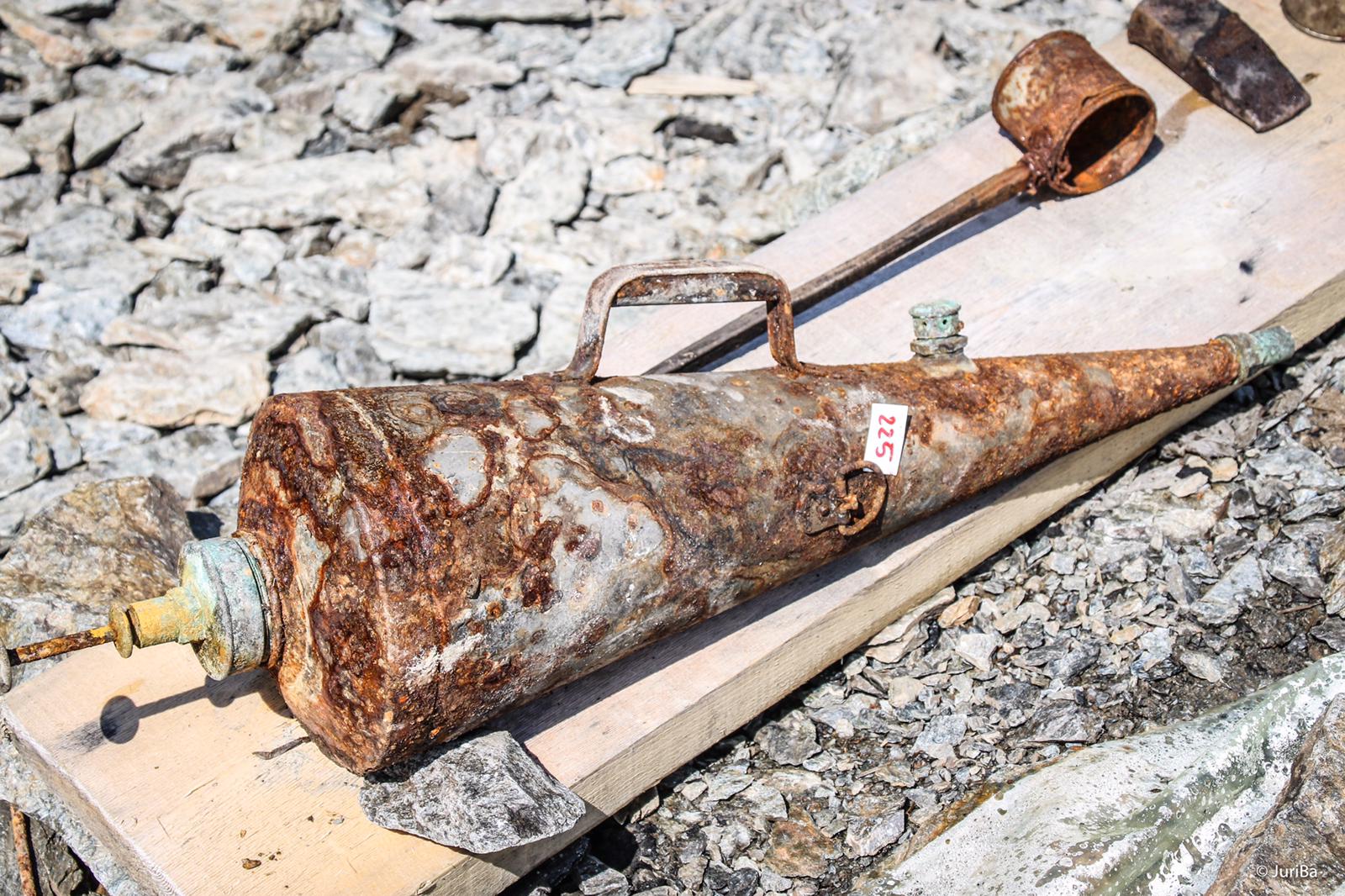 This World War I fire extinguisher was among the items found. (Photo: Stelvio National Park)